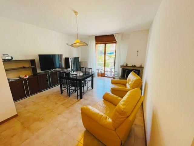 Appartamento in affitto di 115 m² in Via Campania