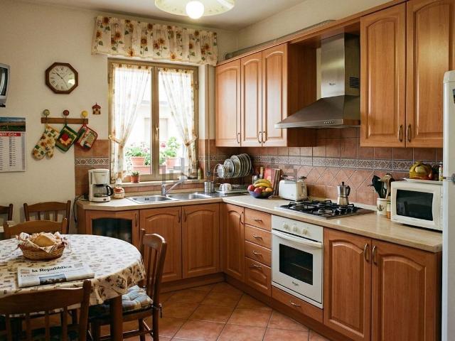 Appartamento in affitto di 115 m² in Via Carpi Ravarino, 614
