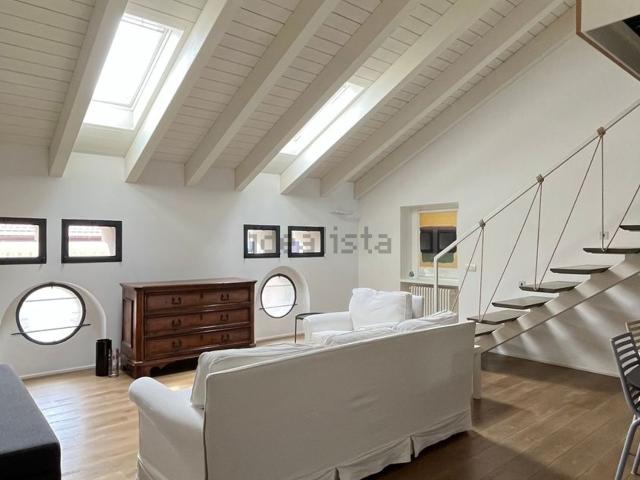 Appartamento in affitto di 115 m² in Via Curtatone, 12