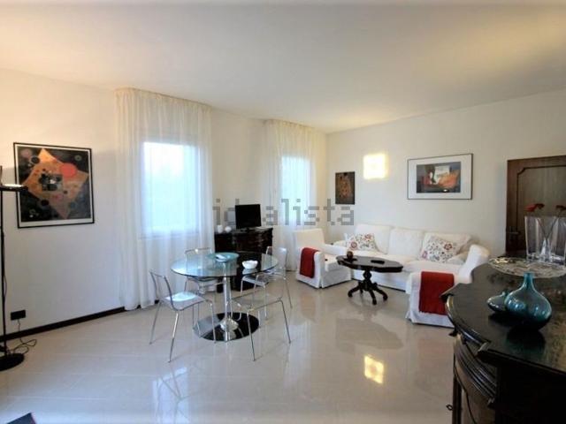 Appartamento in affitto di 115 m² in Via G. Marconi