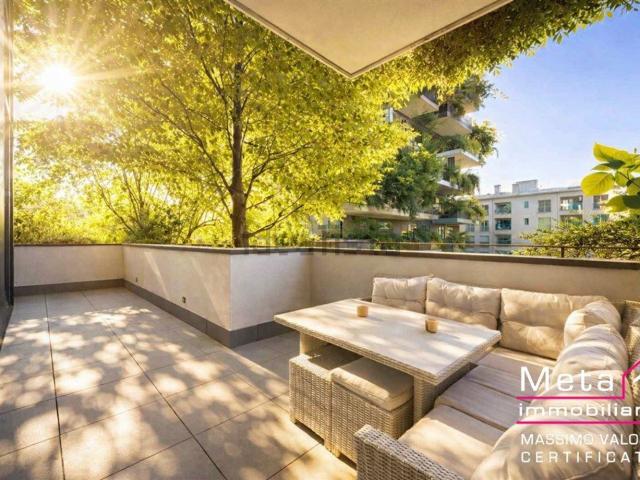 Appartamento in affitto di 115 m² in Via Gaetano de Castillia, 9