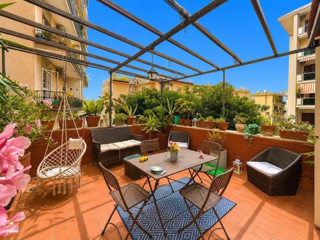 Appartamento in affitto di 115 m² in Via Giuseppe Bonito, 21