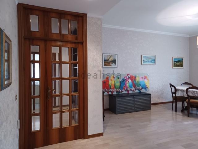 Appartamento in affitto di 115 m² in Via dei Velini, 103