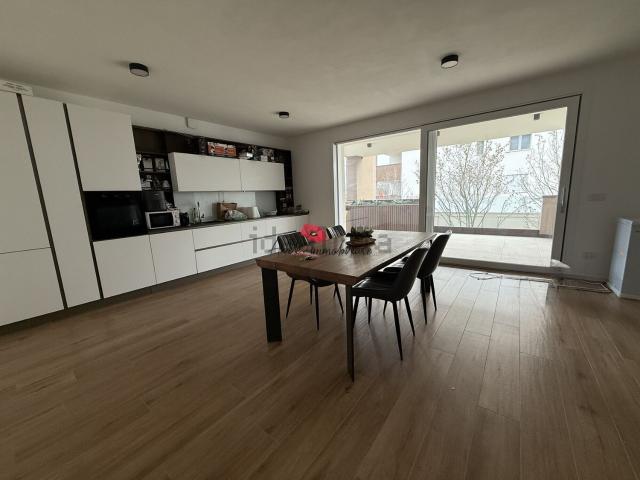 Appartamento in affitto di 115 m² in Via della Cultura