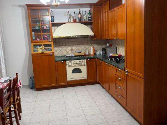 Appartamento in affitto di 115 m² in Via Eschilo