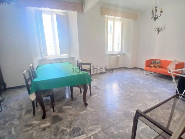 Appartamento in affitto di 115 m² in Via Indipendenza