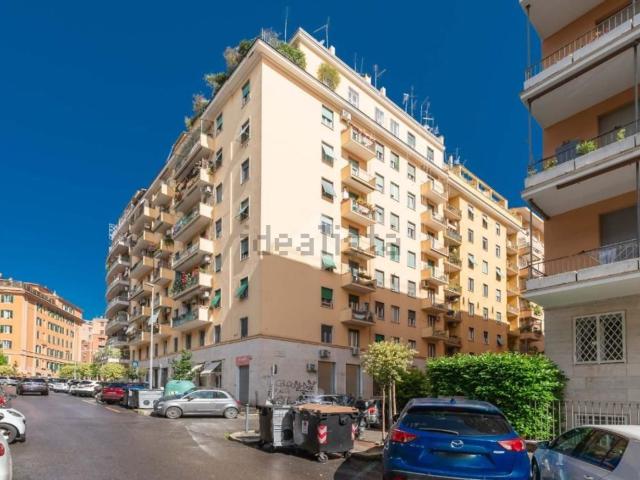 Appartamento in affitto di 115 m² in Via Lucrino, 31