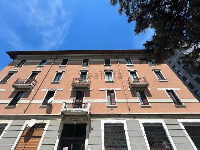 Appartamento in affitto di 115 m² in Via Maffeo Pantaleoni