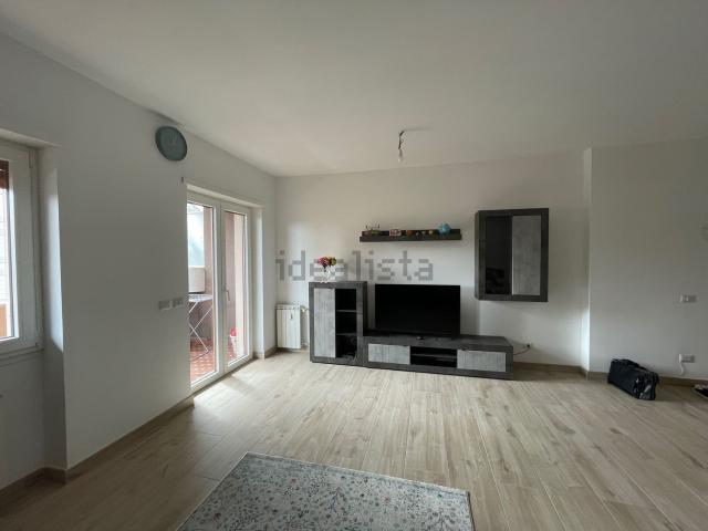 Appartamento in affitto di 115 m² in Via Marino Ghetaldi, 33
