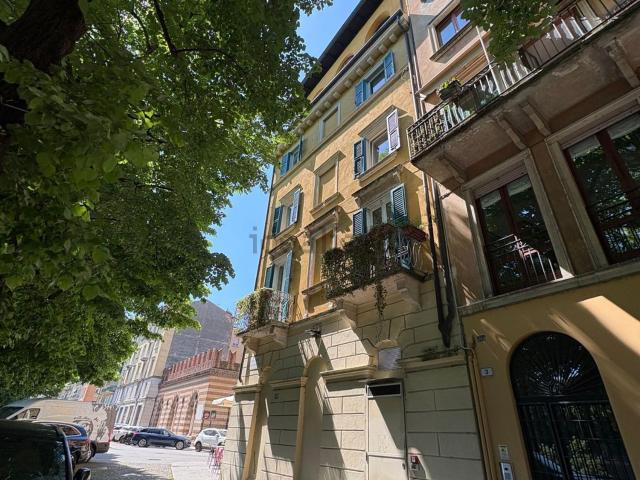 Appartamento in affitto di 115 m² in Via Sottoriva