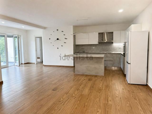 Appartamento in affitto di 115 m² in Via Salvador Allende, 57