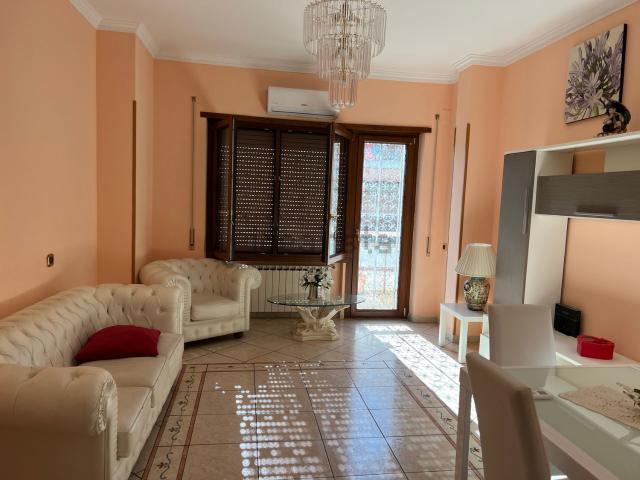 Appartamento in affitto di 115 m² in Via Silvio Pellico
