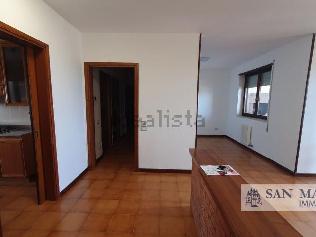 Appartamento in affitto di 115 m² in Via Paolo Calvi