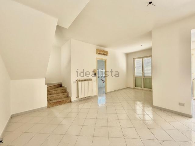 Appartamento in affitto di 115 m² in Via Pt. 34, 34