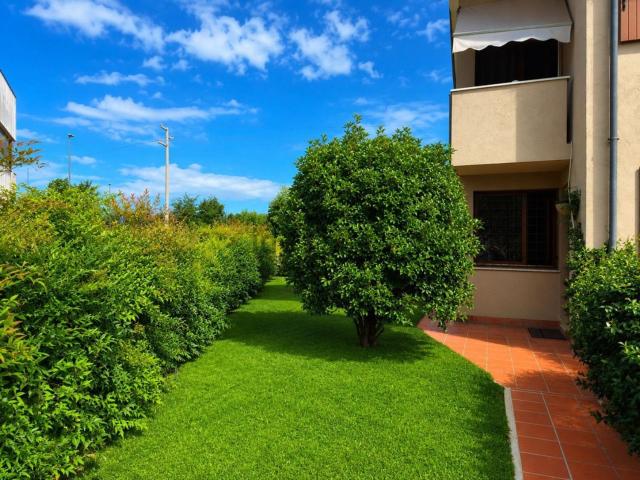 Appartamento in affitto di 115 m² in Via Tofana di Rozes, 28