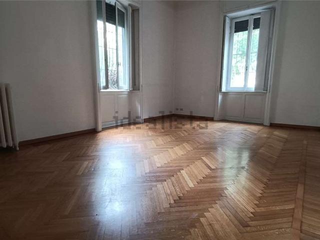 Appartamento in affitto di 115 m² in Viale Romagna, 41