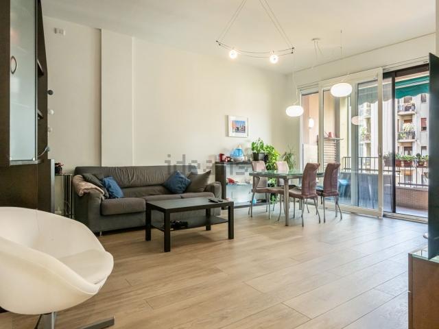 Appartamento in affitto di 115 m² in Piazza de Angeli Ernesto