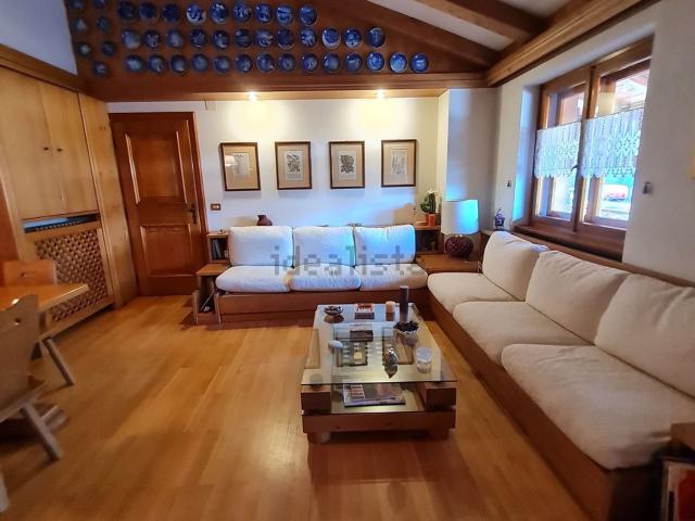Appartamento in affitto di 116 m² in Via Barone Franchetti