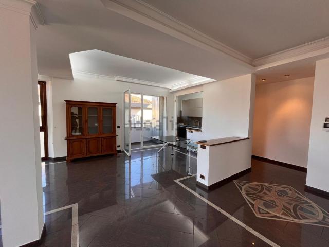 Appartamento in affitto di 116 m² in Via Ingegnere Gian Giacomo Ponti, 13