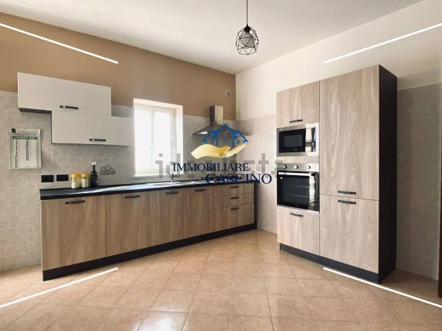 Appartamento in affitto di 116 m² in Via Umberto Nobile