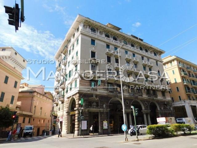Appartamento in affitto di 117 m² in Via Antonio Cantore, 30