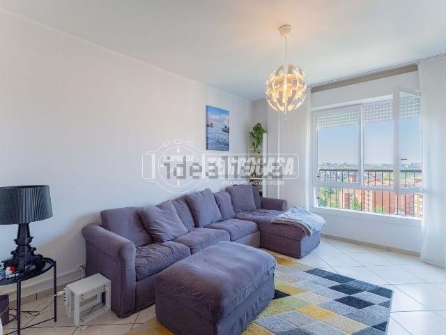 Appartamento in affitto di 117 m² in Via Angelo de Gasperis, 2