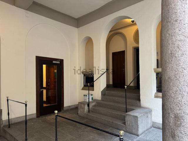 Appartamento in affitto di 117 m² in Via Bagutta