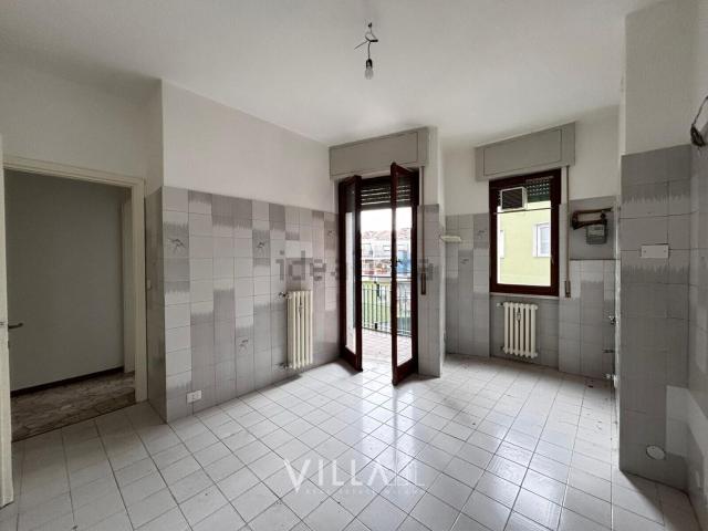 Appartamento in affitto di 117 m² in Via Bengasi, 2