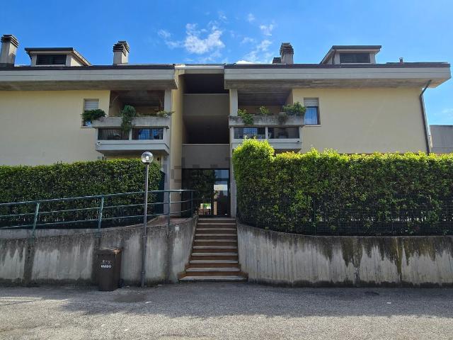 Appartamento in affitto di 117 m² in Via dei Meli