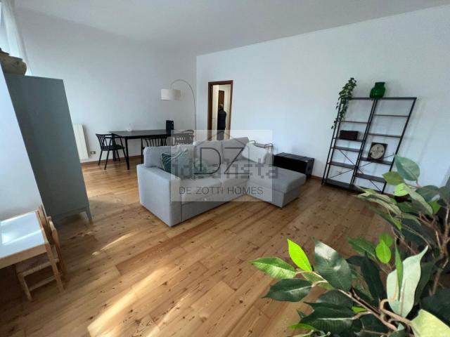 Appartamento in affitto di 117 m² in Via Sarzana, 40