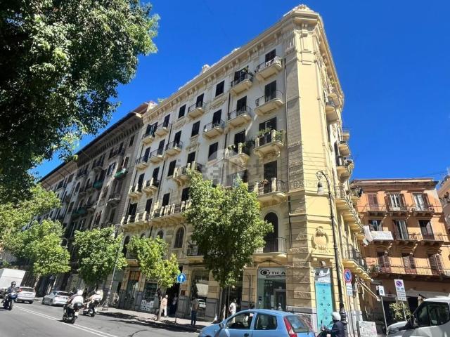 Appartamento in affitto di 117 m² in Via Roma, 83