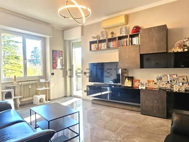 Appartamento in affitto di 118 m² in Via Antonio Bianchi, 34