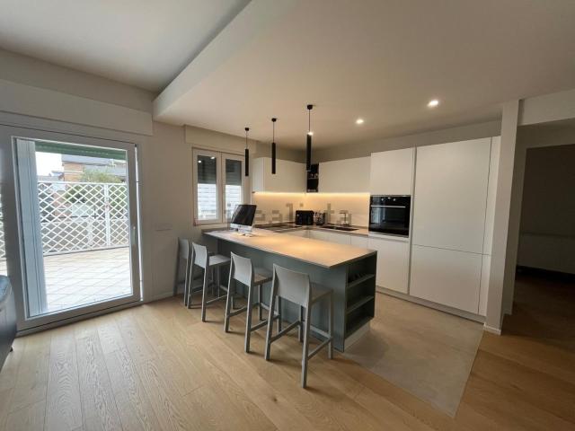 Appartamento in affitto di 118 m² in Via Satrico