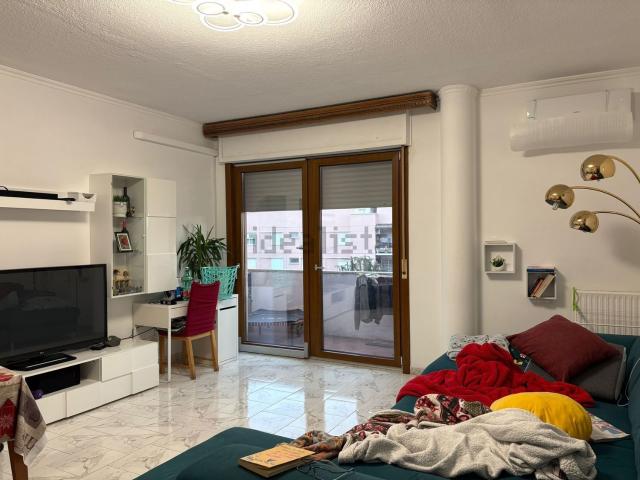 Appartamento in affitto di 118 m² in Via Romolo Balzani, 40