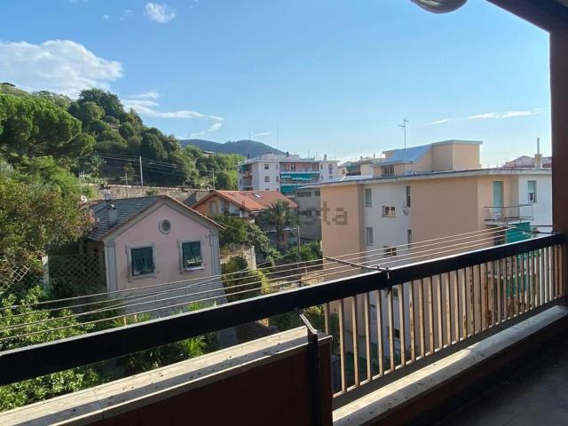 Appartamento in affitto di 118 m² in Via XVI Giugno 1944, 7