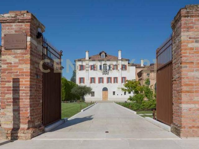 Appartamento in affitto di 118 m² in Piazza Guglielmo Marconi, 14