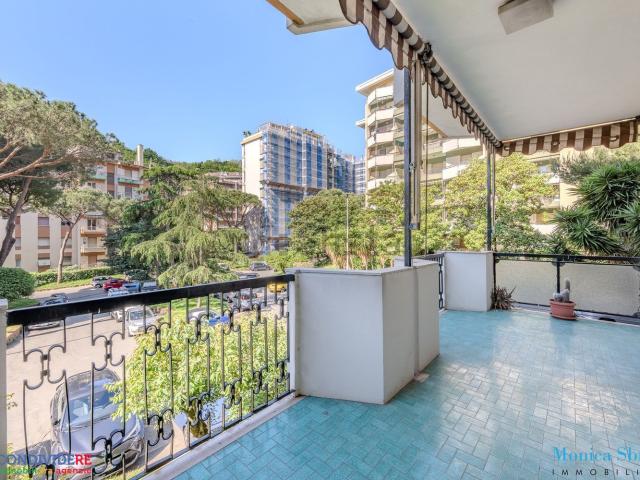 Appartamento in affitto di 118 m² in Piazzale dei Glicini, 2