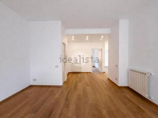 Appartamento in affitto di 119 m² in Via Cervinara, 32