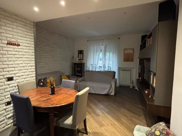 Appartamento in affitto di 119 m² in Via Croce Rossa, 5