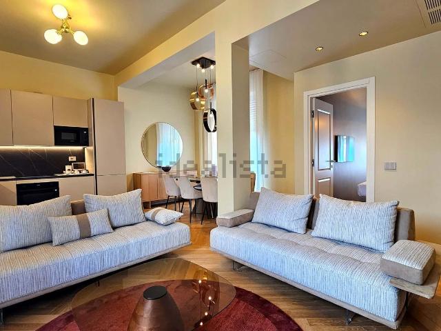 Appartamento in affitto di 119 m² in Via dei Piatti, 4