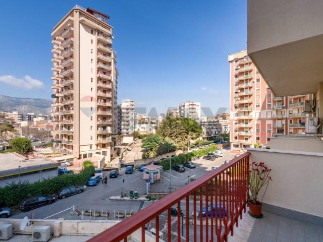 Appartamento in affitto di 119 m² in Via Eduardo Calandra, 5