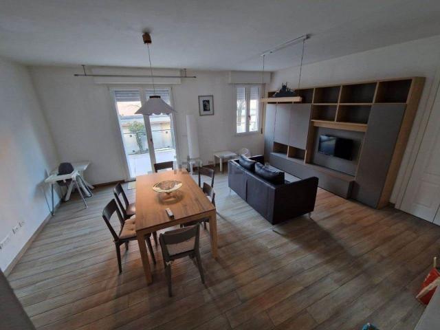 Appartamento in affitto di 119 m² in Via M. Bonacini, 22