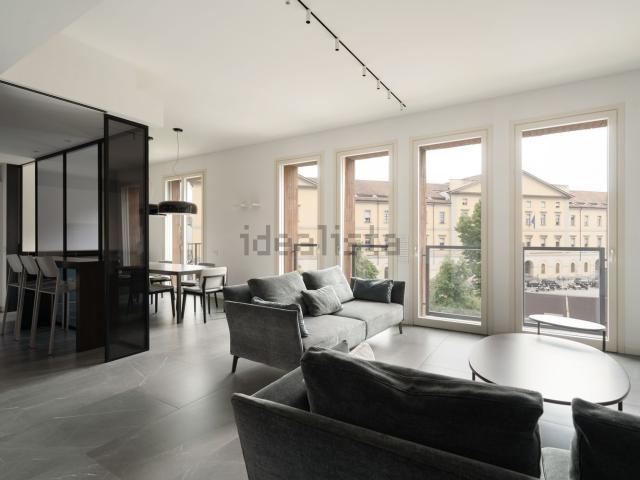 Appartamento in affitto di 119 m² in Piazza Sant&apos Ambrogio, 4