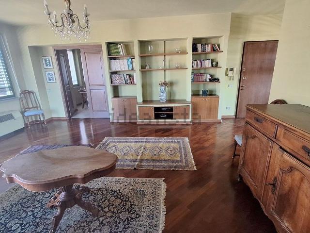Appartamento in affitto di 120 m²