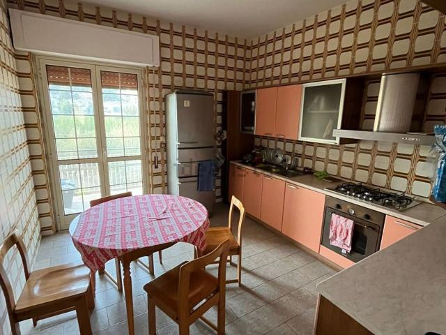 Appartamento in affitto di 120 m² in Via Cagliari