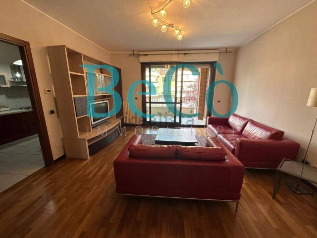 Appartamento in affitto di 120 m² in Via Carlo Mazzola, 1