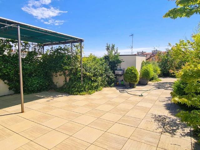 Appartamento in affitto di 120 m² in Via Crema