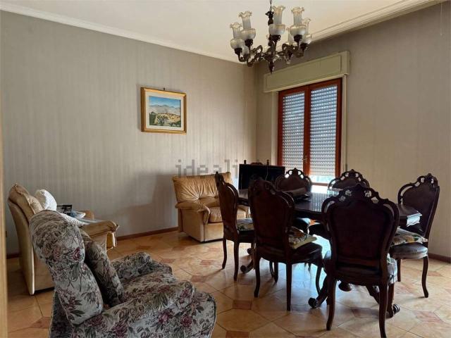 Appartamento in affitto di 120 m² in Via Alcide De Gasperi