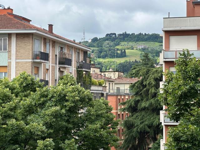 Appartamento in affitto di 120 m² in Via Augusto Murri