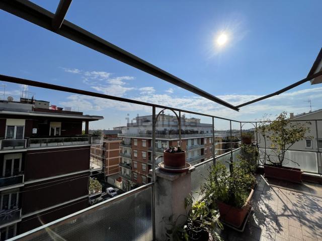 Appartamento in affitto di 120 m² in Via BALDI
